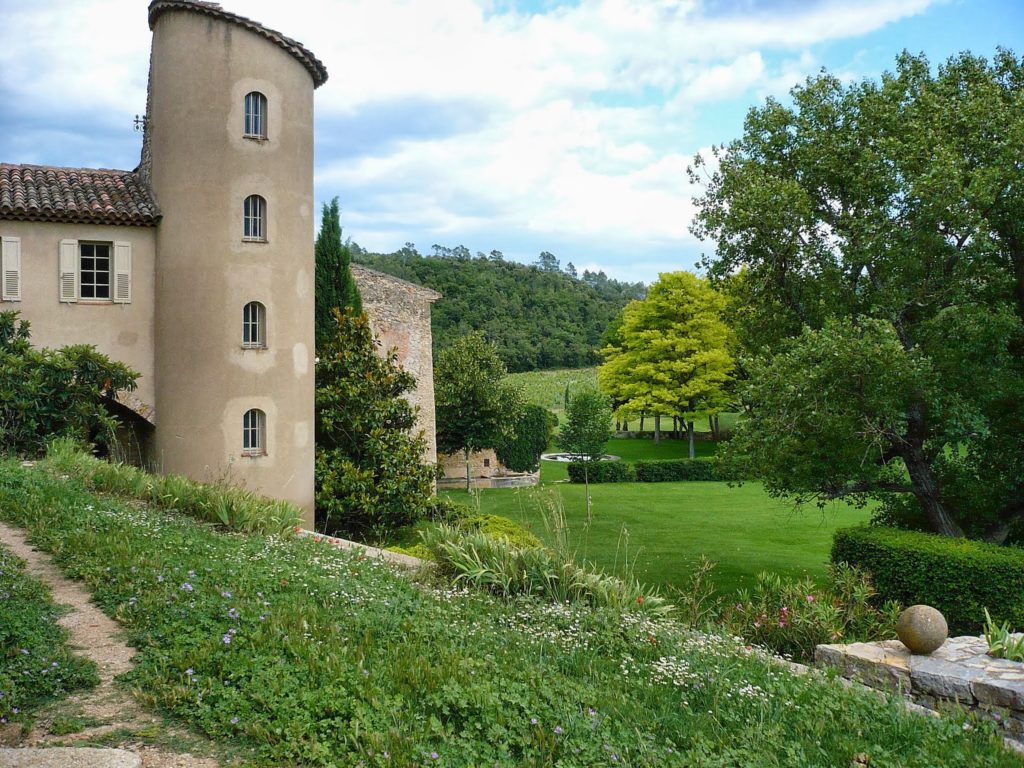 THE CURIOUS CASE OF MIRAVAL’S GRAPES  Provence WineZine